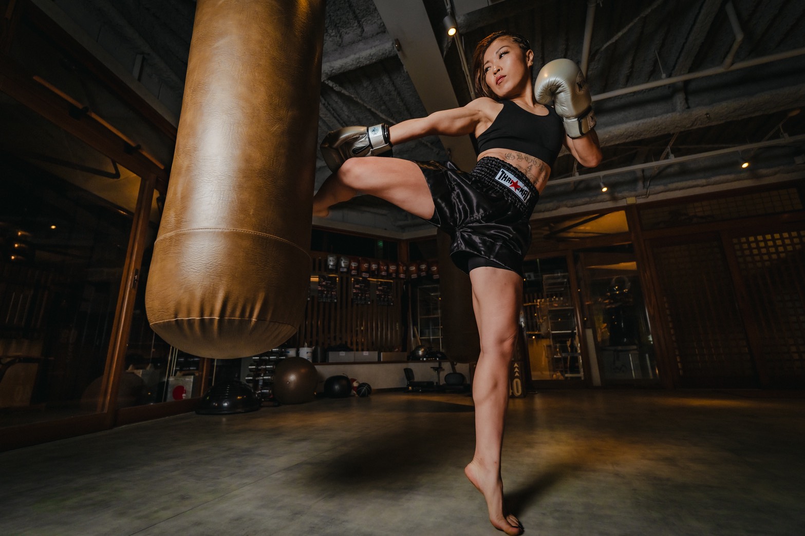 山田真子選手 キック練習写真