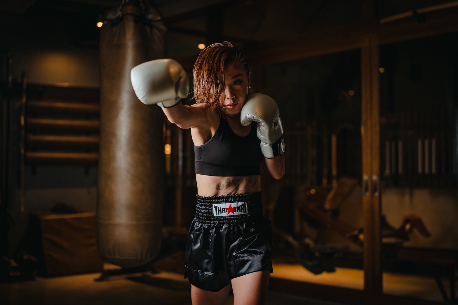 山田真子選手 パンチ練習写真